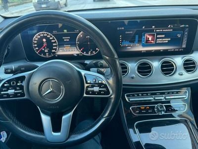 Mercedes E200