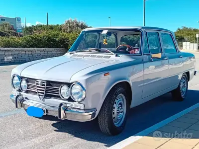 Usata Alfa Romeo Giulia Super 82 CV (60 kW) 1970 Grigio Berlina