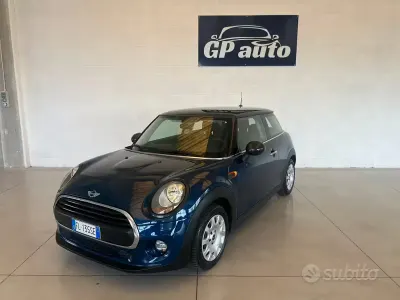 Usata Mini ONE 75 CV (55 kW) 2017 Blu Utilitaria