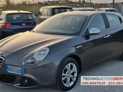 Occasion Alfa Romeo Giulietta Distinctive 105 ch (77 kW) 2013 Gris Citadine