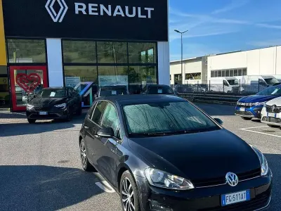 Second-hand VW Golf VII Highline 110 CP (80 kW) 2016 Negru Berlinǎ