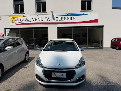 Usata Peugeot 208 Allure 82 CV (60 kW) 2018 Bianco Utilitaria