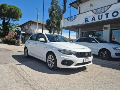 Usata Fiat Tipo Lounge 95 CV (69 kW) 2017 Bianco Berlina