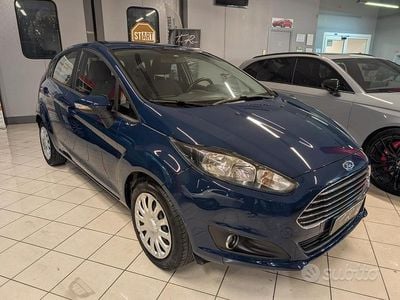 Usata Ford Fiesta 129 CV (94 kW) 2015 Blu Berlina