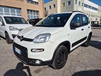 Usata Fiat Panda 4x4 85 CV (62 kW) 2017 Bianco Utilitaria