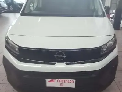 Usata Opel Combo-e Life 61 kW (84 CV) 2024 Bianco Monovolume