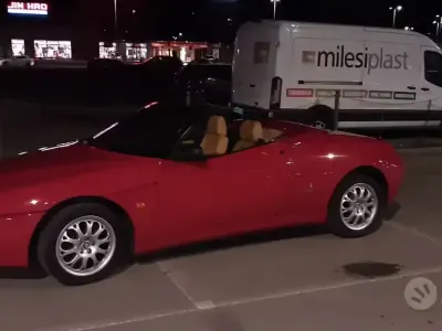 Usata Alfa Romeo Spider 128 CV (94 kW) 2001 Rosso Cabrio