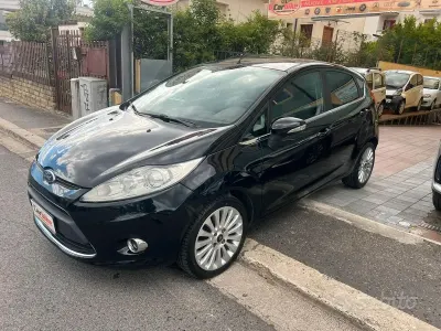 Usata Ford Fiesta 60 CV (44 kW) 2009 Nero Berlina