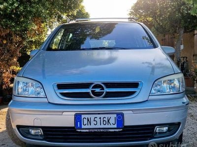 Usata Opel Zafira 125 CV (91 kW) 2004 Grigio Monovolume
