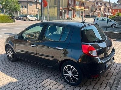 Usata Renault Clio III 75 CV (55 kW) 2009 Nero Berlina