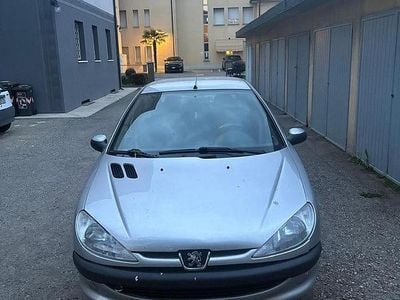 Usata Peugeot 206 60 CV (44 kW) 2000 Grigio Berlina