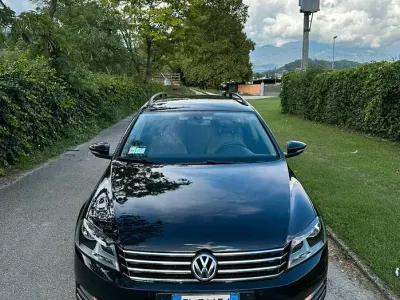 Usata VW Passat 140 CV (102 kW) 2012 Nero Station wagon