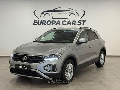 Usata VW T-Roc Life 116 CV (85 kW) 2022 Argento SUV