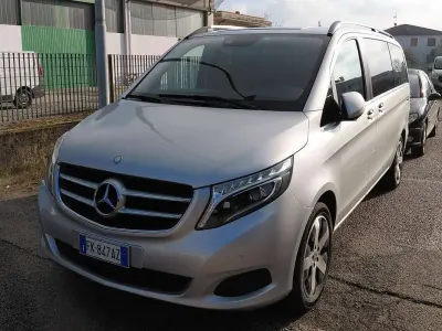 Usata Mercedes V220 Premium 163 CV (119 kW) 2017 Argento Monovolume