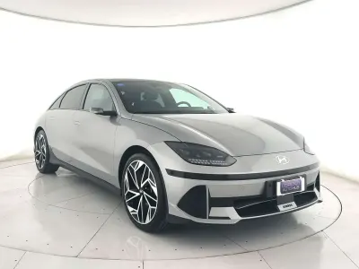 Usata Hyundai Ioniq 6 80 kW (110 CV) 2024 Argento metallizzato Berlina