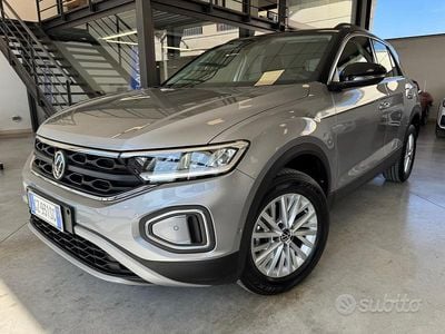 Begagnad VW T-Roc Life 116 HK (85 kW) 2025 Grå SUV