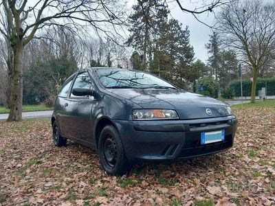 Usata Fiat Punto 80 CV (58 kW) 2001 Grigio Utilitaria