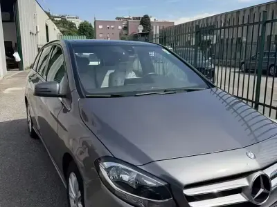 Usata Mercedes B180 122 CV (89 kW) 2015 Utilitaria