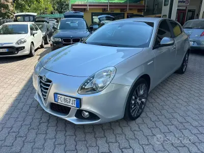 Usata Alfa Romeo Giulietta Distinctive 175 CV (128 kW) 2014 Grigio Utilitaria