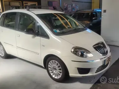 Usata Lancia Musa 95 CV (69 kW) 2012 Bianco Monovolume