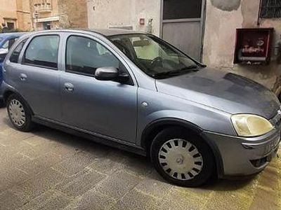 Usata Opel Corsa 69 CV (50 kW) 2005 Grigio Utilitaria