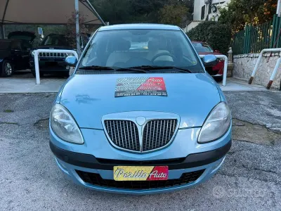 Usata Lancia Ypsilon 69 CV (50 kW) 2005 Bluazzurro Utilitaria