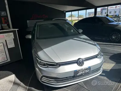 Używany VW Golf VII Style 150 KM (110 kW) 2020 Szary Sedan/Limuzyna