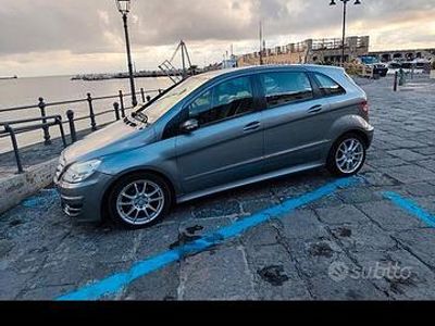 Usata Mercedes B180 109 CV (80 kW) 2008 Grigio Monovolume