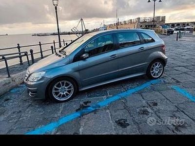 Usata Mercedes B180 2008 Grigio Monovolume