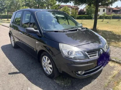 Usata Renault Scénic II 120 CV (88 kW) 2008 Nero Monovolume