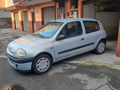 Usata Renault Clio II 58 CV (42 kW) 1999 Grigio Utilitaria