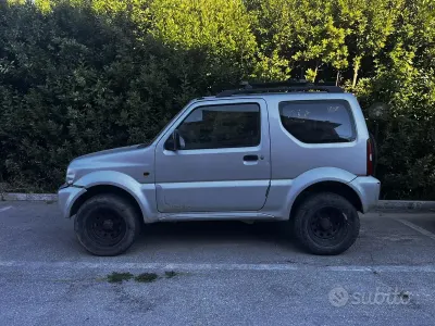 Usata Suzuki Jimny 82 CV (60 kW) 2001 Grigio SUV