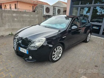 Usata Alfa Romeo Giulietta Distinctive 120 CV (88 kW) 2015 Nero Utilitaria