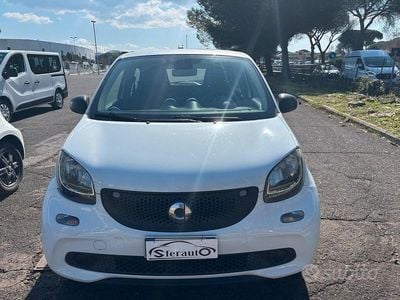 Begagnad Smart ForFour Passion 71 HK (52 kW) 2016 Vit Halvkombi