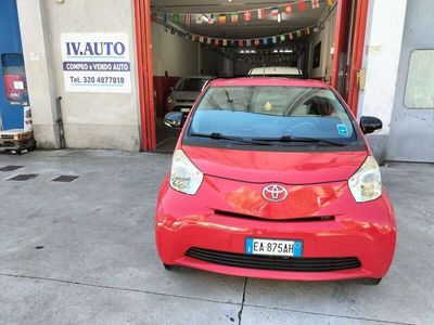 Toyota iQ