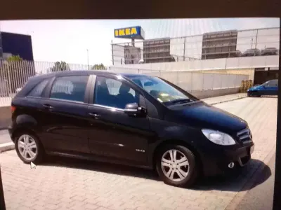Usata Mercedes B180 Executive 109 CV (80 kW) 2011 Nero Utilitaria