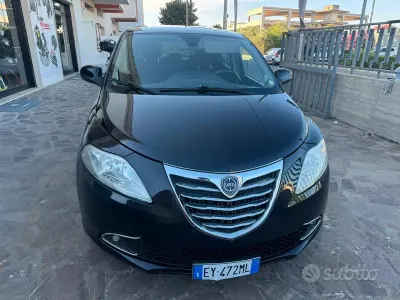 Usata Lancia Ypsilon 95 CV (69 kW) 2015 Nero Utilitaria