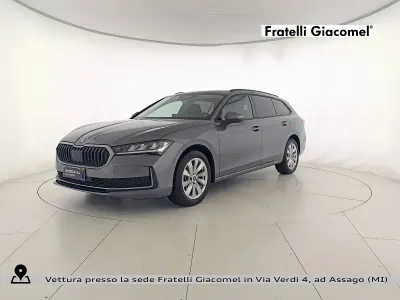 Usata Skoda Superb Selection 150 CV (110 kW) 2025 Grigio graphite metallizzato Station wagon