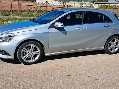 Usata Mercedes A180 109 CV (80 kW) 2014 Grigio Berlina