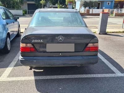 Usata Mercedes E200 1989 Nero Berlina