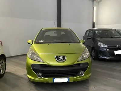 Usata Peugeot 207 88 CV (64 kW) 2006 Verde Berlina