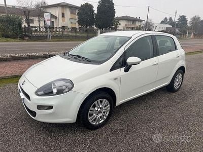 Usata Fiat Grande Punto 77 CV (56 kW) 2013 Bianco Utilitaria
