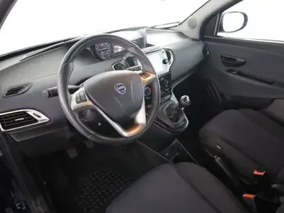 Usata Lancia Ypsilon Gold 69 CV (50 kW) 2022 Blu Utilitaria