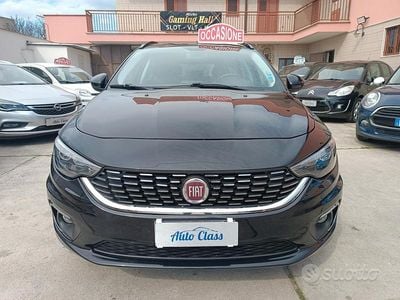 Usata Fiat Tipo Lounge 120 CV (88 kW) 2018 Nero Berlina