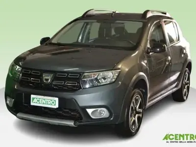 Usata Dacia Sandero Stepway 90 CV (66 kW) 2018 Arancione Utilitaria