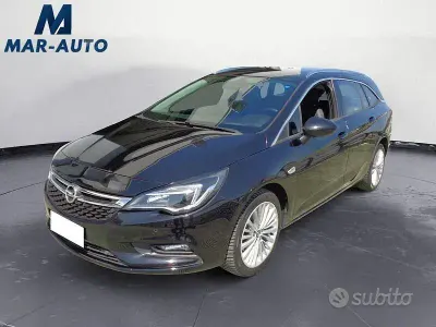 Usata Opel Astra Innovation 136 CV (100 kW) 2018 Nero Station wagon