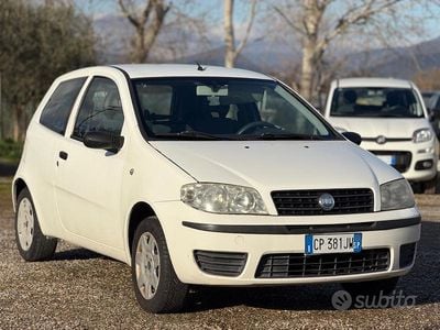 Usata Fiat Punto Dynamic 60 CV (44 kW) 2005 Bianco Utilitaria