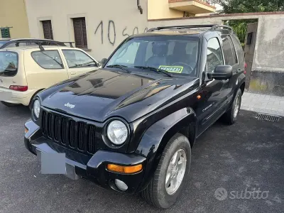 Usata Jeep Cherokee 150 CV (110 kW) 2003 Nero SUV