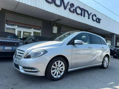 Usata Mercedes B180 Premium 109 CV (80 kW) 2014 Grigio Utilitaria