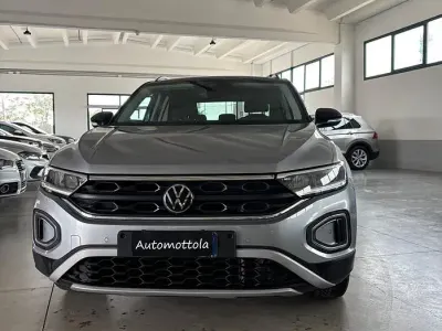 Usata VW T-Roc Life 150 CV (110 kW) 2023 Grigio SUV